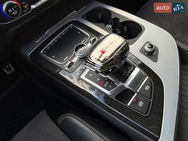 Ауди Ку 7 2018 в Одессе на Automoto.ua Серый Ауди Ку 7, объемом двигателя 2.97 л и пробегом 236 тыс. км за 38700 $, фото 91 на Automoto.ua