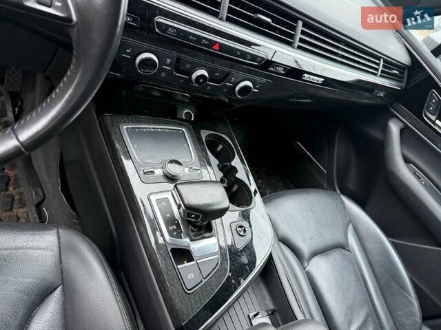 Сірий Ауді Ку 7, об'ємом двигуна 3 л та пробігом 427 тис. км за 14500 $, фото 22 на Automoto.ua