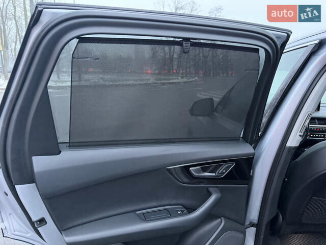 Серый Ауди Ку 7, объемом двигателя 3 л и пробегом 140 тыс. км за 26000 $, фото 12 на Automoto.ua