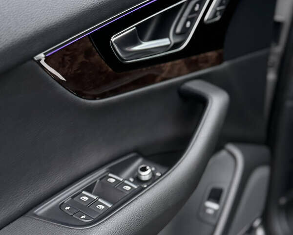 Серый Ауди Ку 7, объемом двигателя 3 л и пробегом 138 тыс. км за 33500 $, фото 46 на Automoto.ua