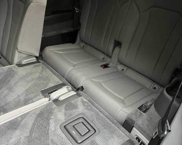 Серый Ауди Ку 7, объемом двигателя 3 л и пробегом 206 тыс. км за 25000 $, фото 14 на Automoto.ua