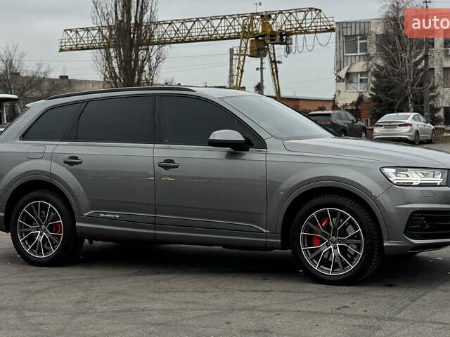Серый Ауди Ку 7, объемом двигателя 3 л и пробегом 138 тыс. км за 33500 $, фото 2 на Automoto.ua