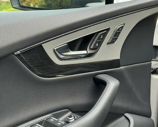 Серый Ауди Ку 7, объемом двигателя 3 л и пробегом 137 тыс. км за 32000 $, фото 25 на Automoto.ua