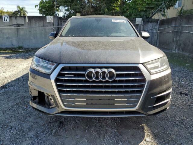 Серый Ауди Ку 7, объемом двигателя 3 л и пробегом 197 тыс. км за 18900 $, фото 1 на Automoto.ua