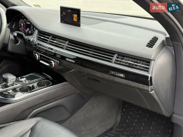 Серый Ауди Ку 7, объемом двигателя 3 л и пробегом 179 тыс. км за 25800 $, фото 19 на Automoto.ua