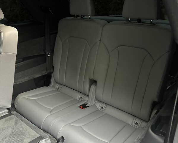 Серый Ауди Ку 7, объемом двигателя 3 л и пробегом 206 тыс. км за 25000 $, фото 15 на Automoto.ua