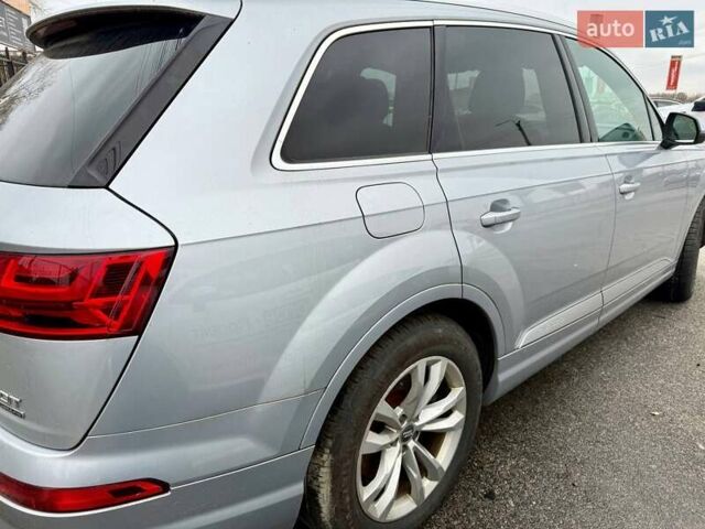 Сірий Ауді Ку 7, об'ємом двигуна 3 л та пробігом 427 тис. км за 14500 $, фото 9 на Automoto.ua