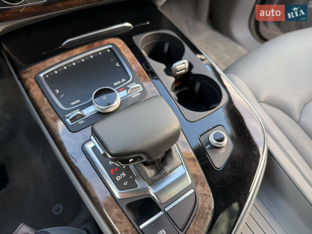 Сірий Ауді Ку 7, об'ємом двигуна 3 л та пробігом 74 тис. км за 35000 $, фото 19 на Automoto.ua