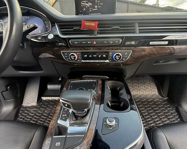 Серый Ауди Ку 7, объемом двигателя 3 л и пробегом 134 тыс. км за 27500 $, фото 28 на Automoto.ua