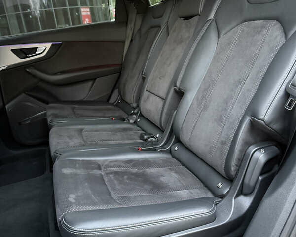 Серый Ауди Ку 7, объемом двигателя 3 л и пробегом 150 тыс. км за 48777 $, фото 47 на Automoto.ua