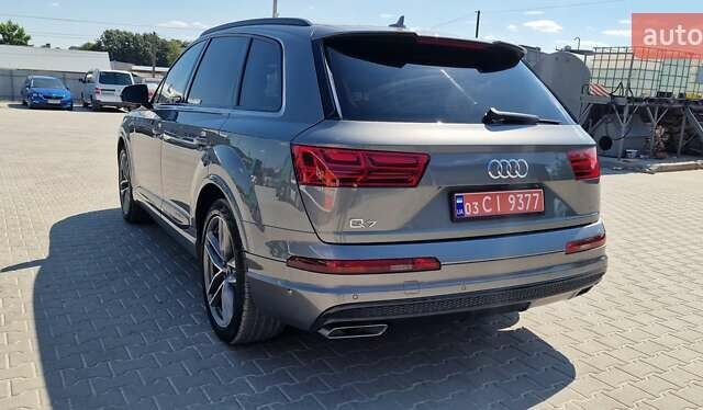 Ауди Ку 7 2018 в Тернополе на Automoto.ua Серый Ауди Ку 7, объемом двигателя 2.97 л и пробегом 147 тыс. км за 49999 $, фото 20 на Automoto.ua
