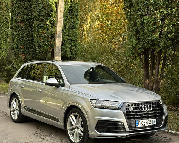 Серый Ауди Ку 7, объемом двигателя 3 л и пробегом 137 тыс. км за 32000 $, фото 2 на Automoto.ua