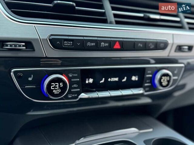 Серый Ауди Ку 7, объемом двигателя 2.97 л и пробегом 130 тыс. км за 46000 $, фото 58 на Automoto.ua