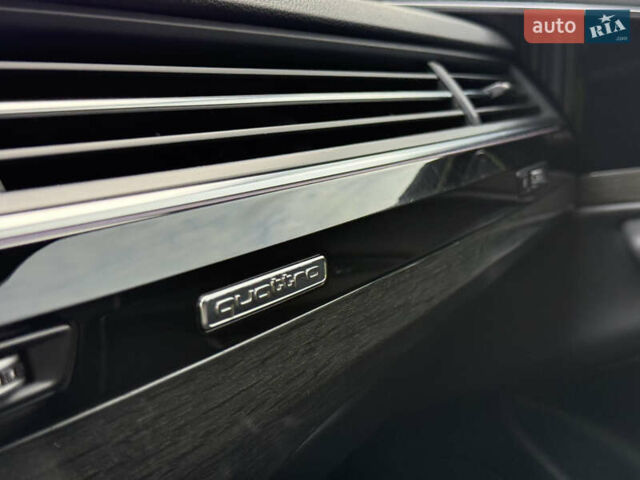 Серый Ауди Ку 7, объемом двигателя 3 л и пробегом 179 тыс. км за 25800 $, фото 47 на Automoto.ua