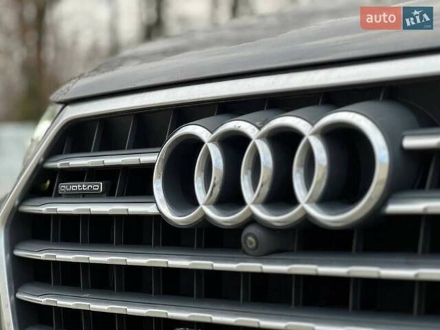 Серый Ауди Ку 7, объемом двигателя 3 л и пробегом 155 тыс. км за 25700 $, фото 3 на Automoto.ua