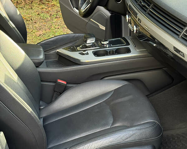 Серый Ауди Ку 7, объемом двигателя 3 л и пробегом 137 тыс. км за 32000 $, фото 22 на Automoto.ua