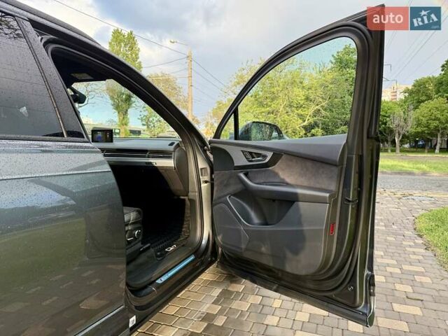 Ауди Ку 7 2018 в Одессе на Automoto.ua Серый Ауди Ку 7, объемом двигателя 2.97 л и пробегом 236 тыс. км за 38700 $, фото 53 на Automoto.ua