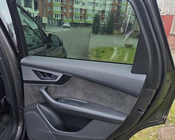 Серый Ауди Ку 7, объемом двигателя 3 л и пробегом 348 тыс. км за 39500 $, фото 15 на Automoto.ua