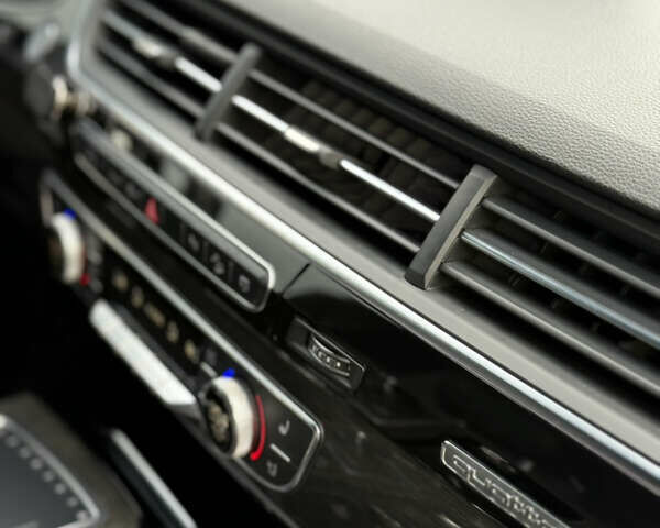 Серый Ауди Ку 7, объемом двигателя 3 л и пробегом 179 тыс. км за 25800 $, фото 43 на Automoto.ua