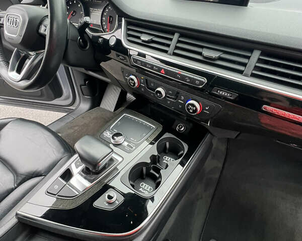 Серый Ауди Ку 7, объемом двигателя 3 л и пробегом 112 тыс. км за 29500 $, фото 38 на Automoto.ua