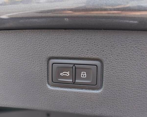 Серый Ауди Ку 7, объемом двигателя 3 л и пробегом 76 тыс. км за 33900 $, фото 18 на Automoto.ua