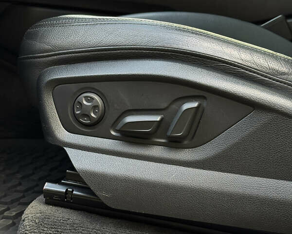 Серый Ауди Ку 7, объемом двигателя 3 л и пробегом 137 тыс. км за 32000 $, фото 24 на Automoto.ua