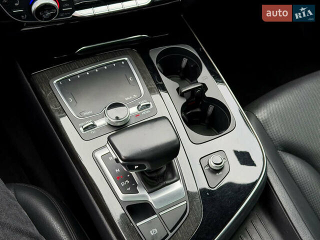 Серый Ауди Ку 7, объемом двигателя 3 л и пробегом 267 тыс. км за 24500 $, фото 20 на Automoto.ua