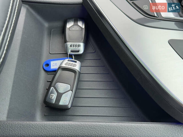 Серый Ауди Ку 7, объемом двигателя 2.97 л и пробегом 220 тыс. км за 43499 $, фото 52 на Automoto.ua