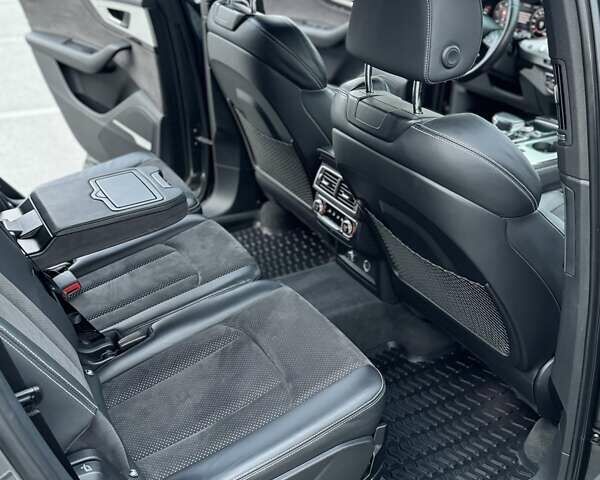 Серый Ауди Ку 7, объемом двигателя 2.97 л и пробегом 130 тыс. км за 46000 $, фото 65 на Automoto.ua