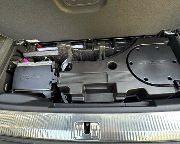 Серый Ауди Ку 7, объемом двигателя 3 л и пробегом 137 тыс. км за 32000 $, фото 37 на Automoto.ua