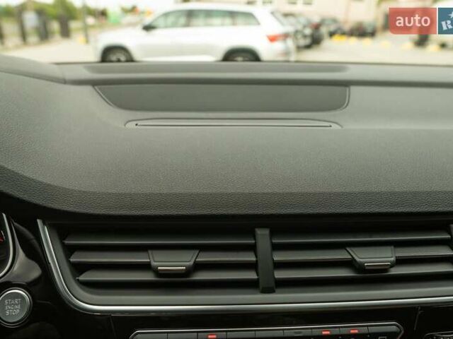 Ауди Ку 7 2018 в Луцке на Automoto.ua Серый Ауди Ку 7, объемом двигателя 2.97 л и пробегом 66 тыс. км за 48888 $, фото 54 на Automoto.ua