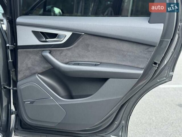 Серый Ауди Ку 7, объемом двигателя 2.97 л и пробегом 130 тыс. км за 46000 $, фото 64 на Automoto.ua