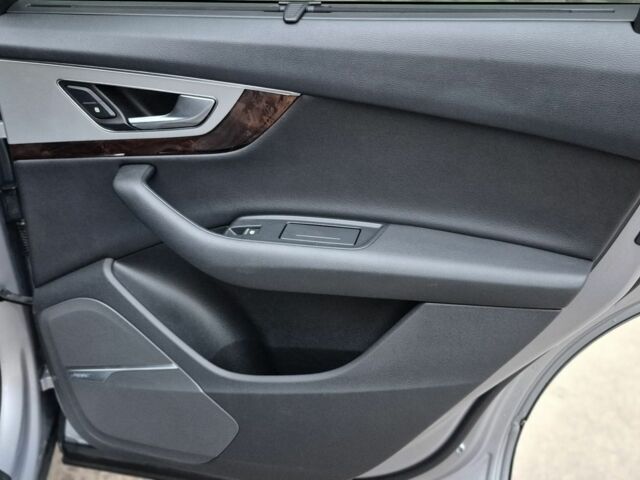 Сірий Ауді Ку 7, об'ємом двигуна 2 л та пробігом 196 тис. км за 26888 $, фото 17 на Automoto.ua