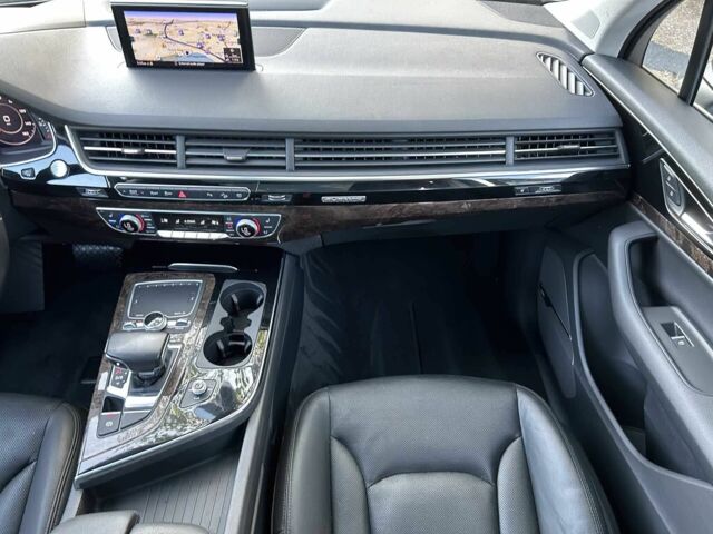 Серый Ауди Ку 7, объемом двигателя 3 л и пробегом 47 тыс. км за 15600 $, фото 6 на Automoto.ua
