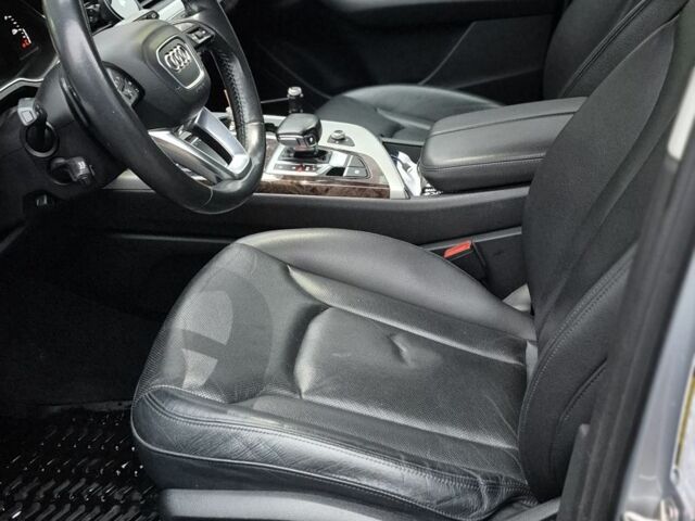 Сірий Ауді Ку 7, об'ємом двигуна 2 л та пробігом 196 тис. км за 26888 $, фото 10 на Automoto.ua