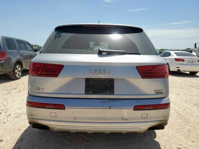 Серый Ауди Ку 7, объемом двигателя 3 л и пробегом 236 тыс. км за 18500 $, фото 5 на Automoto.ua