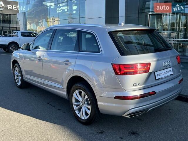 Ауди Ку 7 2018 в Киеве на Automoto.ua Серый Ауди Ку 7, объемом двигателя 2.97 л и пробегом 150 тыс. км за 41079 $, фото 3 на Automoto.ua