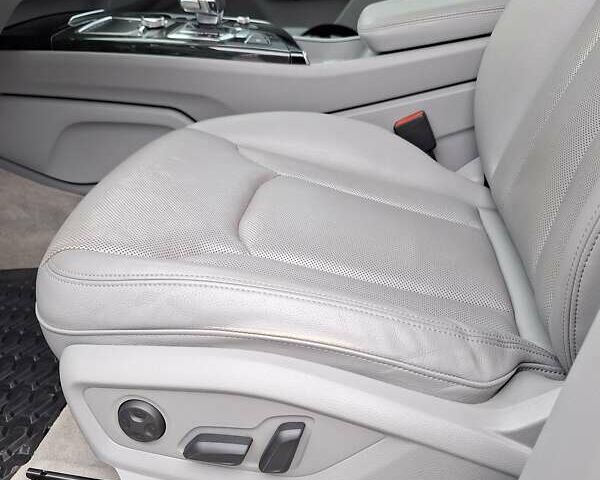 Серый Ауди Ку 7, объемом двигателя 3 л и пробегом 147 тыс. км за 26000 $, фото 28 на Automoto.ua