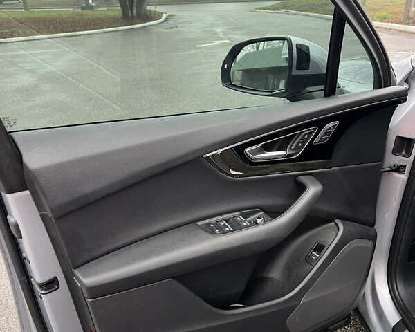 Серый Ауди Ку 7, объемом двигателя 3 л и пробегом 112 тыс. км за 29500 $, фото 16 на Automoto.ua