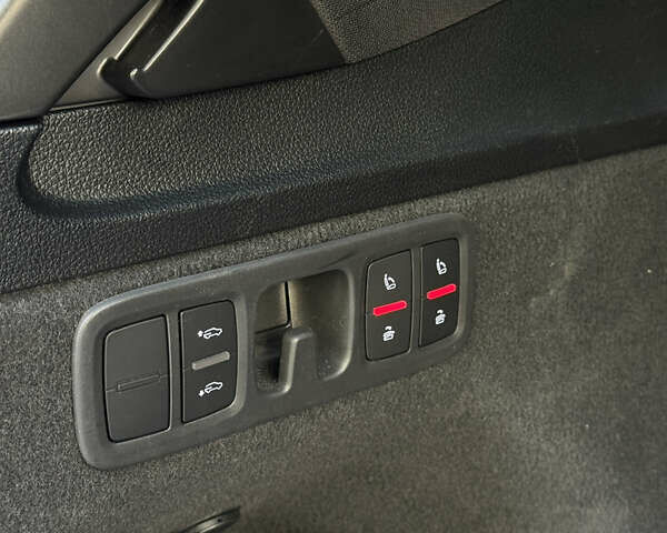 Серый Ауди Ку 7, объемом двигателя 3 л и пробегом 137 тыс. км за 32000 $, фото 13 на Automoto.ua