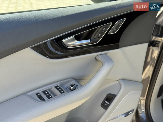 Серый Ауди Ку 7, объемом двигателя 3 л и пробегом 92 тыс. км за 35000 $, фото 22 на Automoto.ua