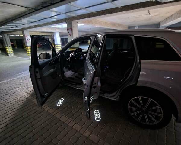 Серый Ауди Ку 7, объемом двигателя 3 л и пробегом 147 тыс. км за 26300 $, фото 39 на Automoto.ua