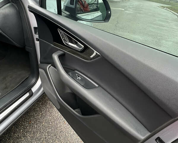 Серый Ауди Ку 7, объемом двигателя 3 л и пробегом 112 тыс. км за 29500 $, фото 33 на Automoto.ua