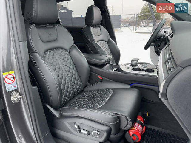 Сірий Ауді Ку 7, об'ємом двигуна 2.97 л та пробігом 220 тис. км за 45500 $, фото 44 на Automoto.ua