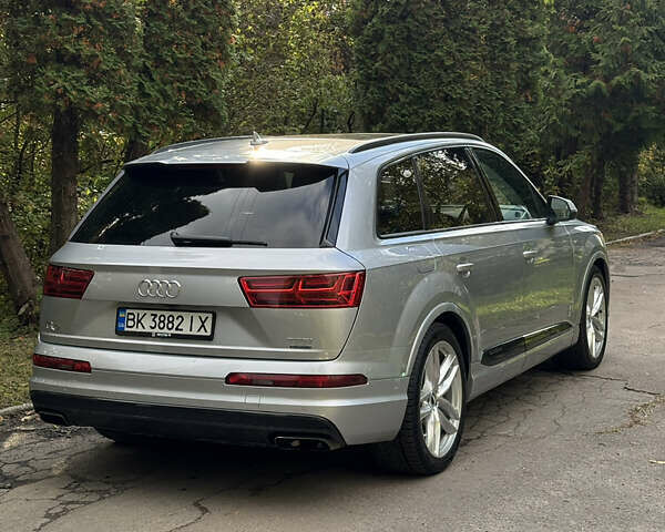 Серый Ауди Ку 7, объемом двигателя 3 л и пробегом 137 тыс. км за 32000 $, фото 5 на Automoto.ua