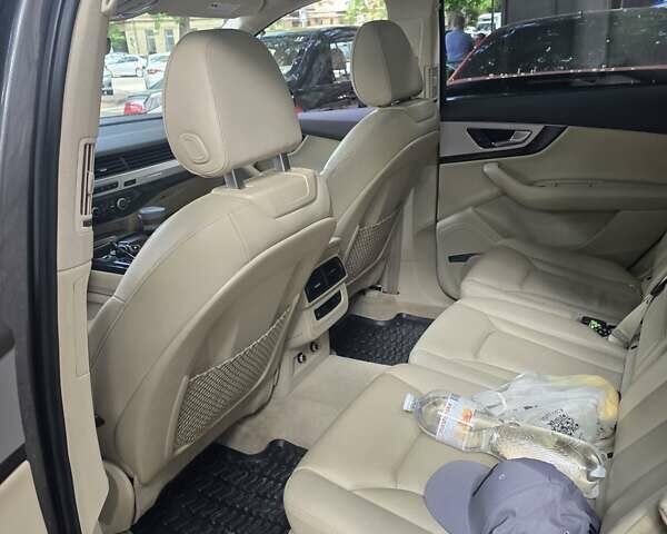 Серый Ауди Ку 7, объемом двигателя 1.98 л и пробегом 148 тыс. км за 27500 $, фото 2 на Automoto.ua