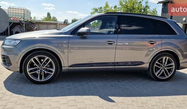 Ауди Ку 7 2018 в Тернополе на Automoto.ua Серый Ауди Ку 7, объемом двигателя 2.97 л и пробегом 147 тыс. км за 49999 $, фото 29 на Automoto.ua