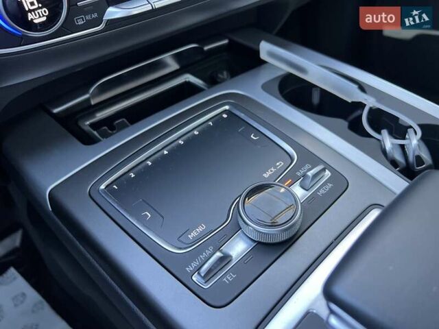 Ауди Ку 7 2018 в Киеве на Automoto.ua Серый Ауди Ку 7, объемом двигателя 2.97 л и пробегом 150 тыс. км за 41079 $, фото 30 на Automoto.ua