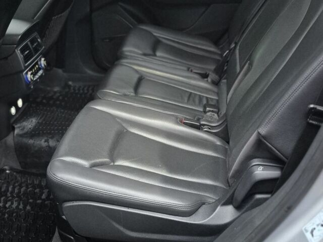 Сірий Ауді Ку 7, об'ємом двигуна 2 л та пробігом 196 тис. км за 26888 $, фото 15 на Automoto.ua