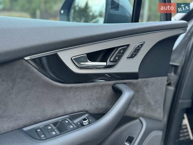 Серый Ауди Ку 7, объемом двигателя 2.97 л и пробегом 130 тыс. км за 46000 $, фото 37 на Automoto.ua